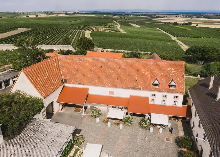 Gaestehaus Schloss Janson *